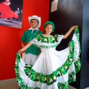 Cumbia panameña verde niñas
