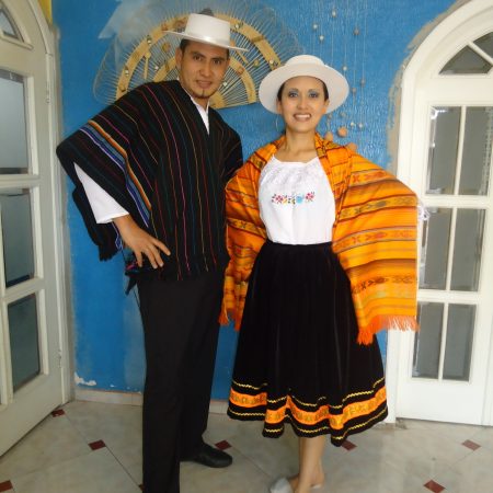 MODELO TERCIOPELO NEGRO HOMBRE