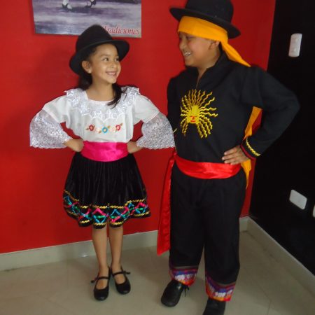 MODELO FALDA ROMBOS NIÑA