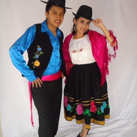 MODELO FALDA BORDADA NEGRA GRANDE HOMBRE