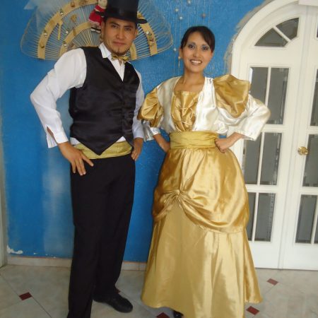 MODELO COLONIAL DORADO ADULTO HOMBRE