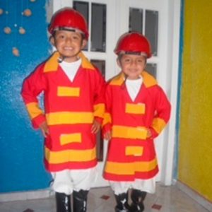 Modelo bomberos niños