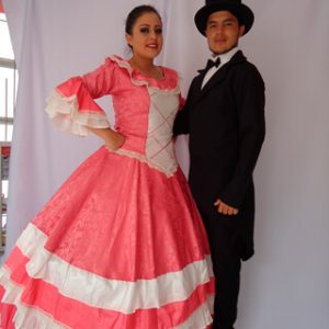 Modelo colonial rosado hombres