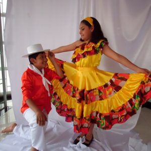 Modelo coral amarillo niños